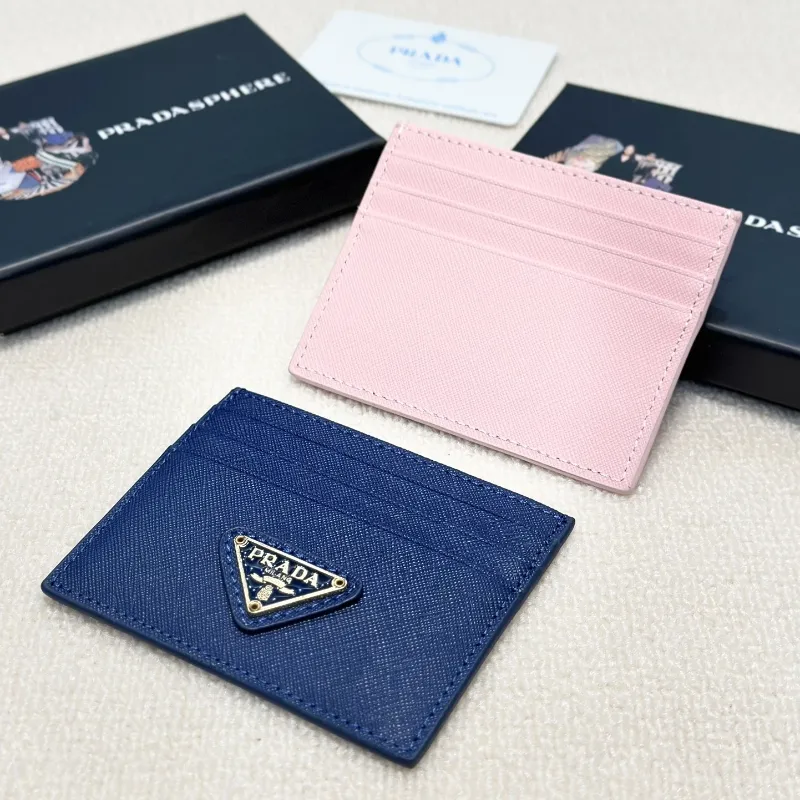 超人気商品 大人の定番 高品質 軽量 持ち運び便利 スタイリッシュ カードケース