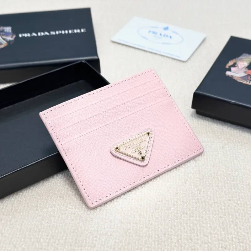 超人気商品 大人の定番 高品質 軽量 持ち運び便利 スタイリッシュ カードケース