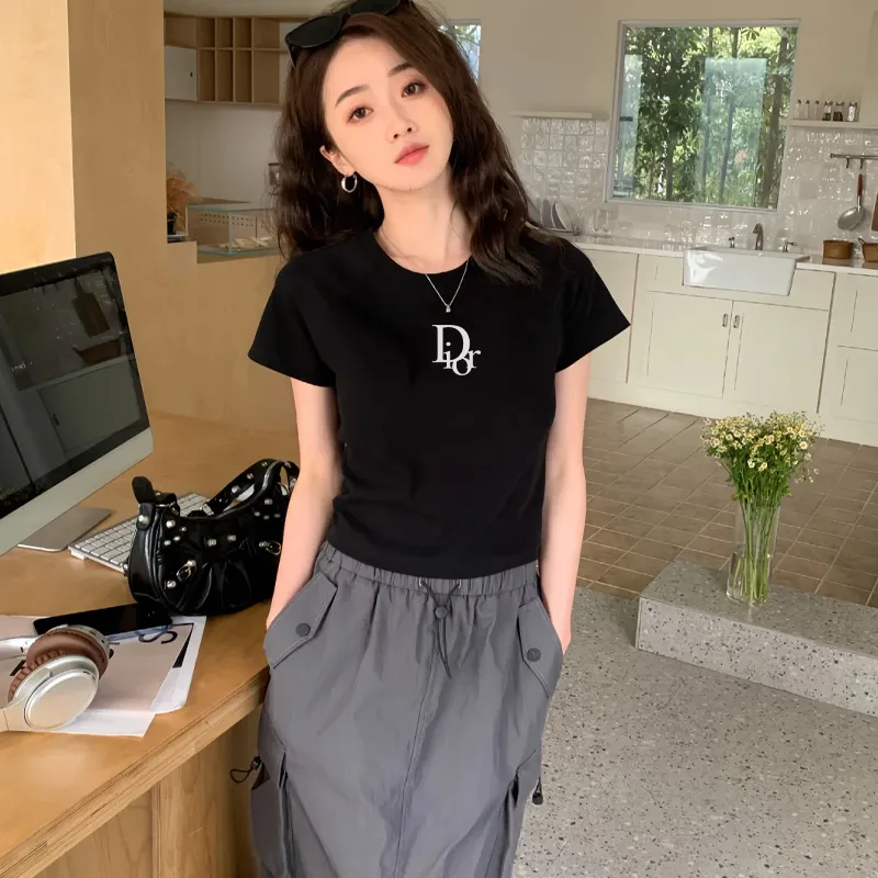 『S-XL』オフィスおしゃれ ボディコンシャス ミニマルデザイン ストレッチ素材 Tシャツ