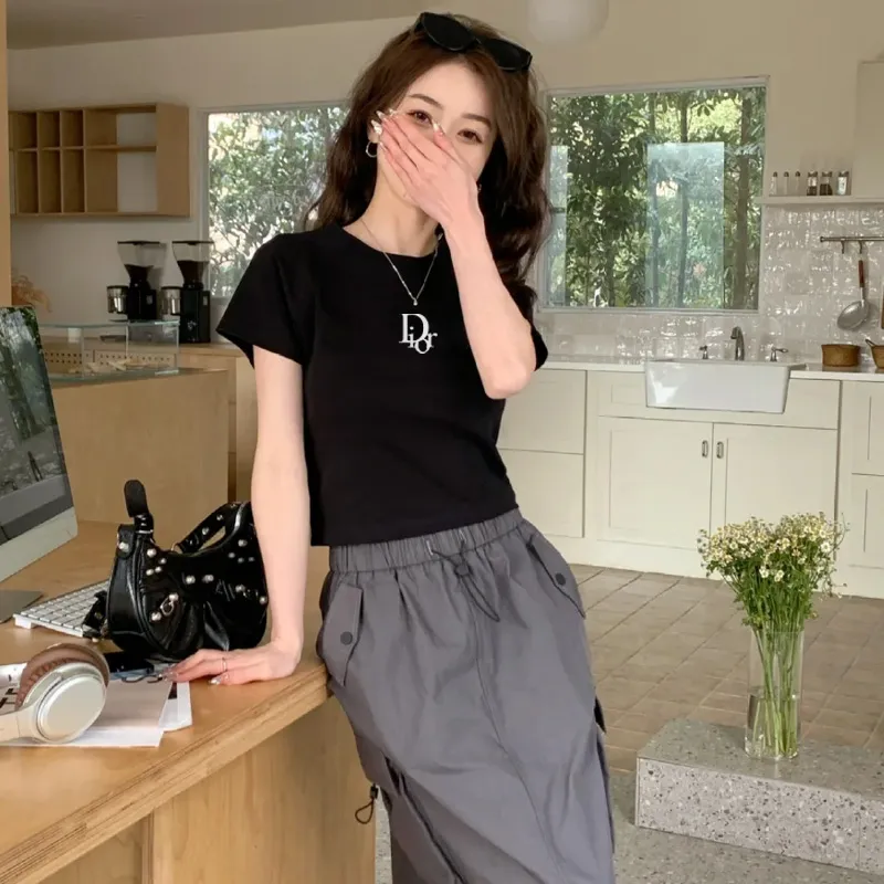 『S-XL』オフィスおしゃれ ボディコンシャス ミニマルデザイン ストレッチ素材 Tシャツ