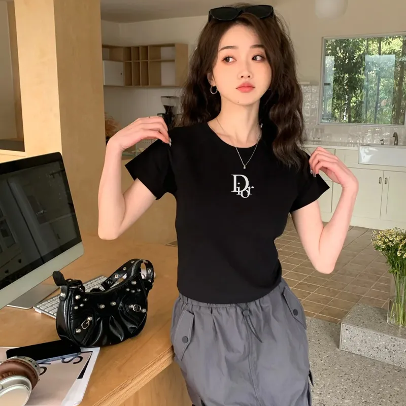 『S-XL』オフィスおしゃれ ボディコンシャス ミニマルデザイン ストレッチ素材 Tシャツ
