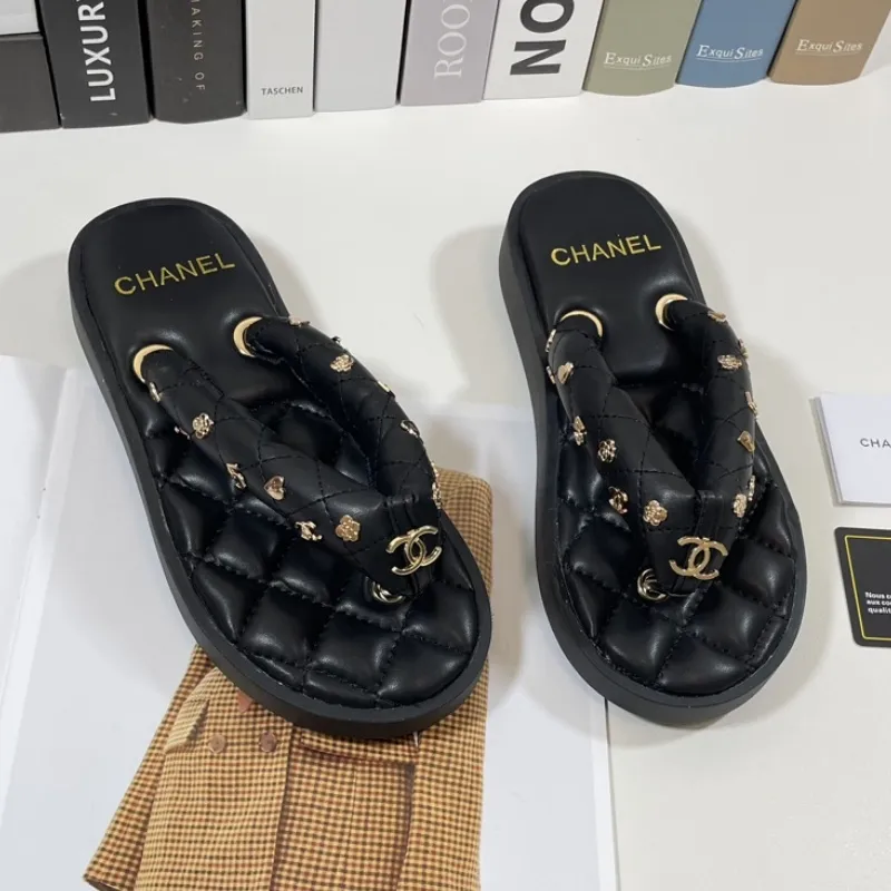 『35-40』優しい雰囲気 トレンド 高品質 軽量 柔らか底 履き心地良い 合わせやすい サンダル