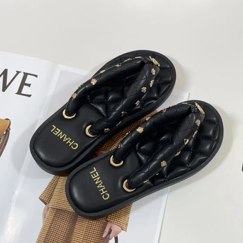 『35-40』優しい雰囲気 トレンド 高品質 軽量 柔らか底 履き心地良い 合わせやすい サンダル
