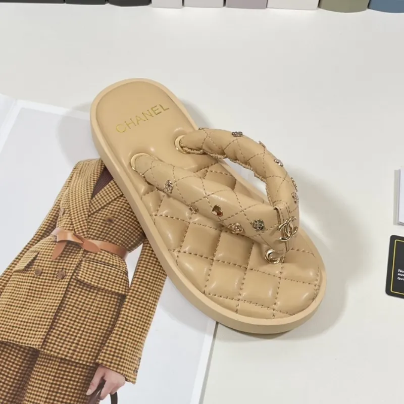 『35-40』優しい雰囲気 トレンド 高品質 軽量 柔らか底 履き心地良い 合わせやすい サンダル