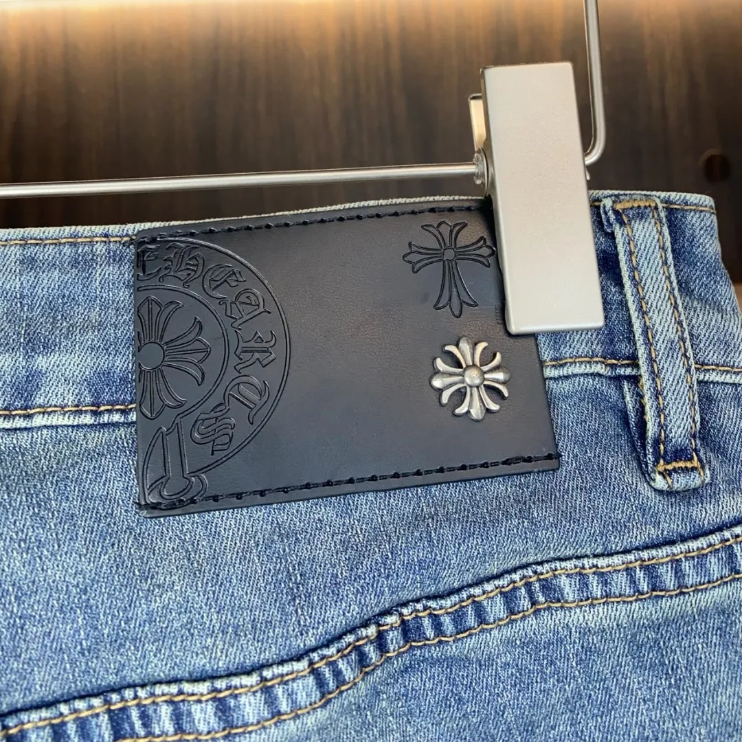 『S-2XL』爆売れ中 シーズン必須アイテム コーディネートの主役 体にフィット ビビッドカラー ジーンズ