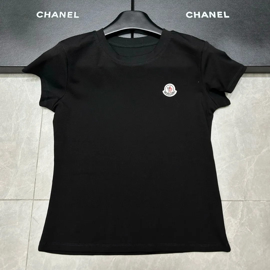 『S-XL』スタイルアップ間違いなし 季節を先取り 高見えデザイン スキニーフィット モノトーン Tシャツ