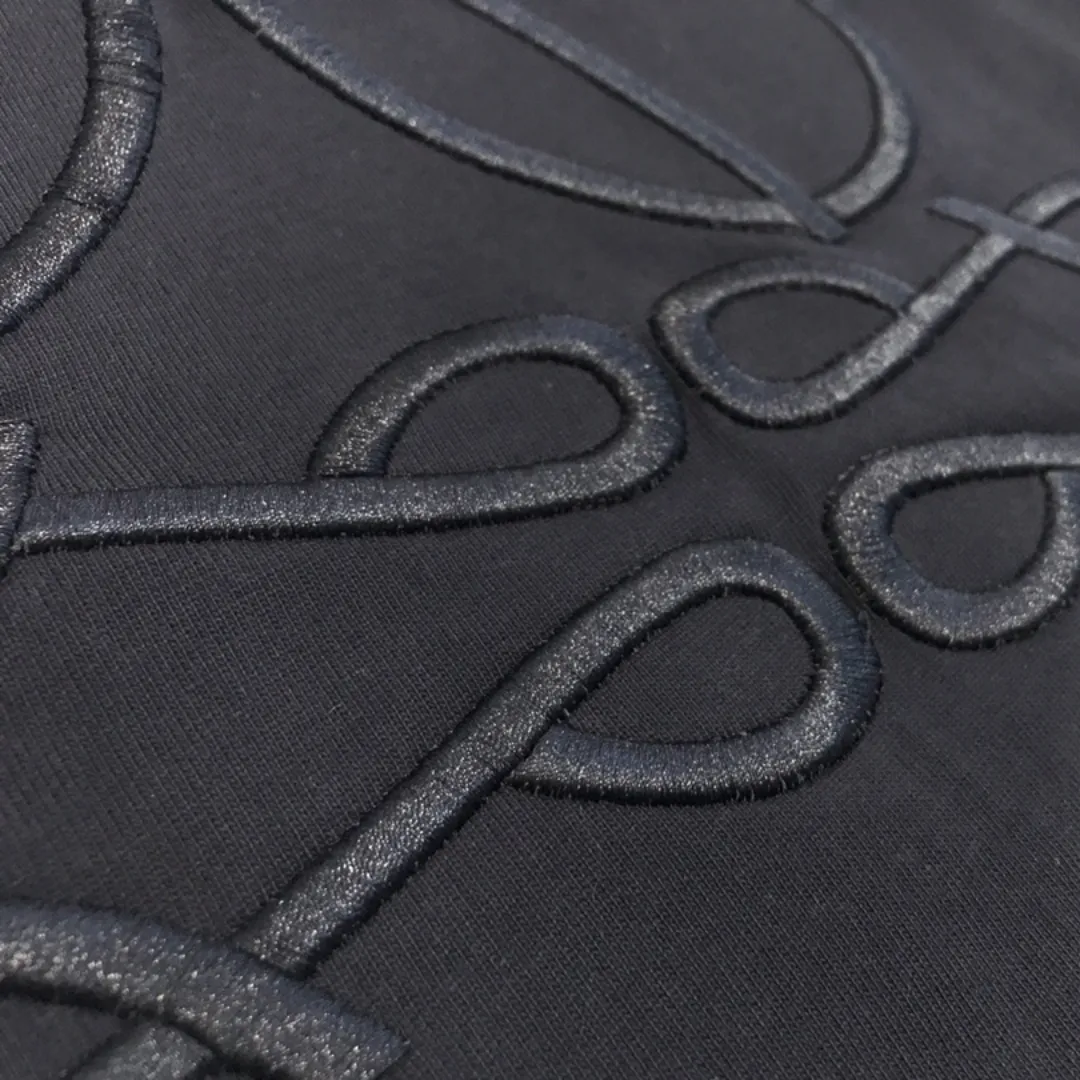 『M-XL』綿100% 立体ロゴ エンボス刺繍 ミスアライメント プリント Tシャツ