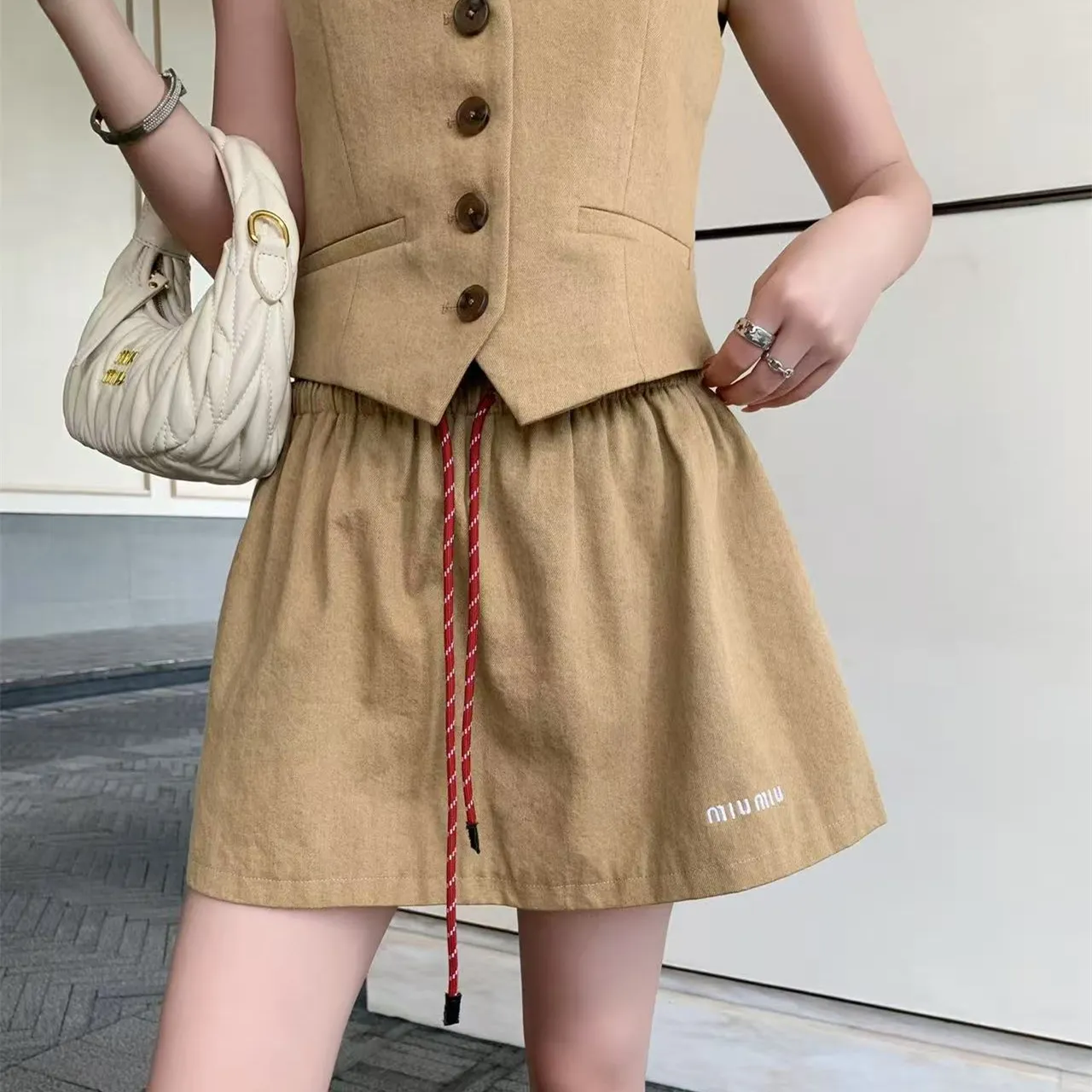 『S-L』春夏コレクション 新作 刺繍レタリング デニムベスト ゴムウエスト ショートスカート