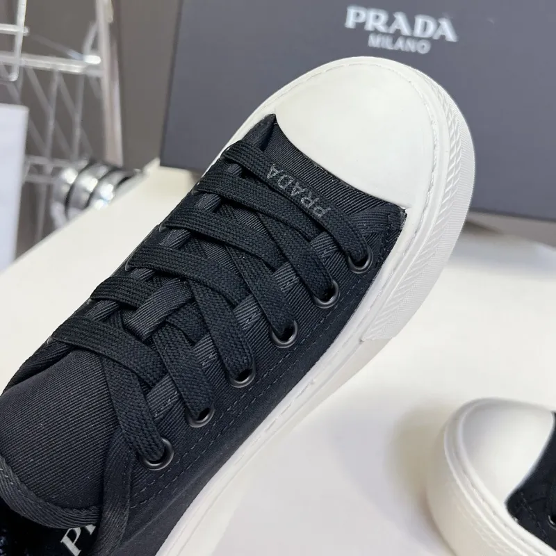 『35-41』超人気商品トレンド衝撃吸収 滑り止め底 疲れにくい 足型フィットカジュアルシューズ