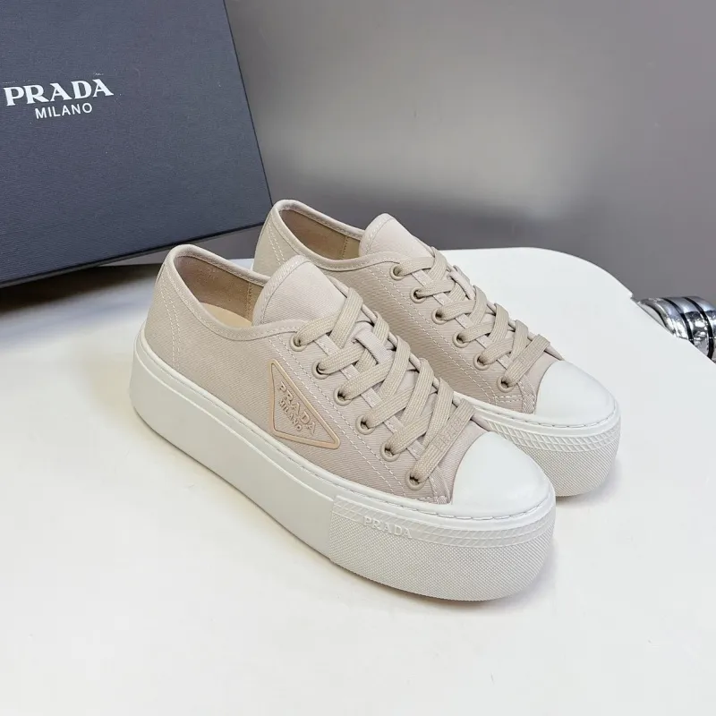 『35-41』超人気商品トレンド衝撃吸収 滑り止め底 疲れにくい 足型フィットカジュアルシューズ