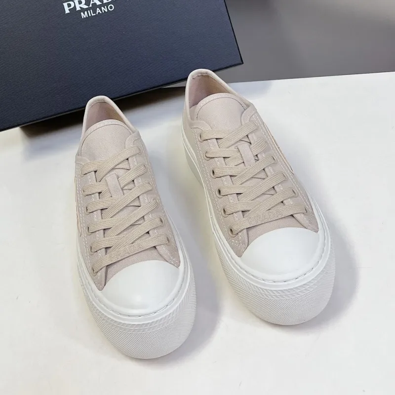『35-41』超人気商品トレンド衝撃吸収 滑り止め底 疲れにくい 足型フィットカジュアルシューズ