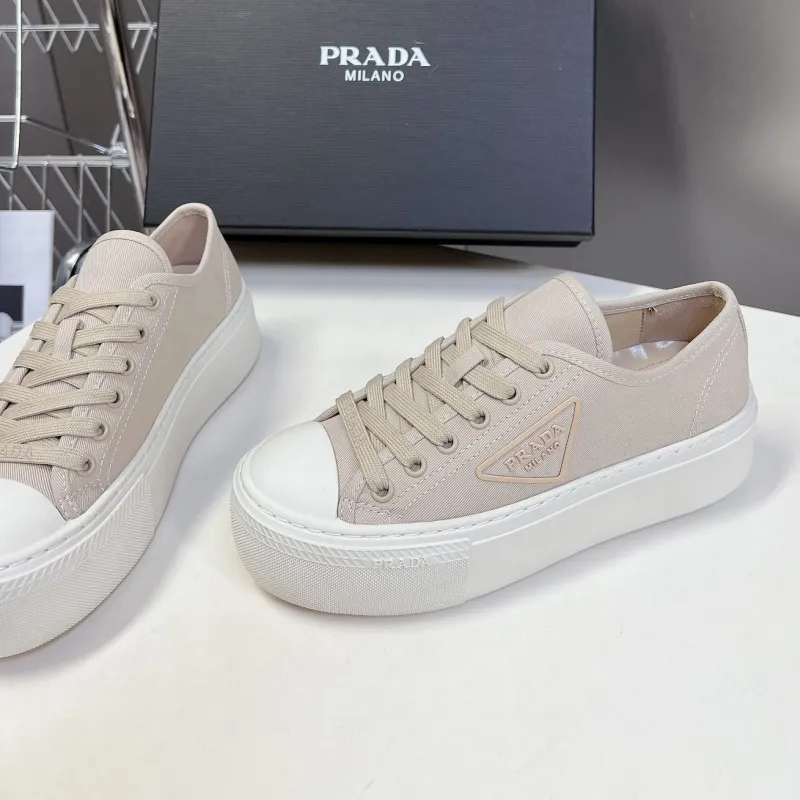 『35-41』超人気商品トレンド衝撃吸収 滑り止め底 疲れにくい 足型フィットカジュアルシューズ