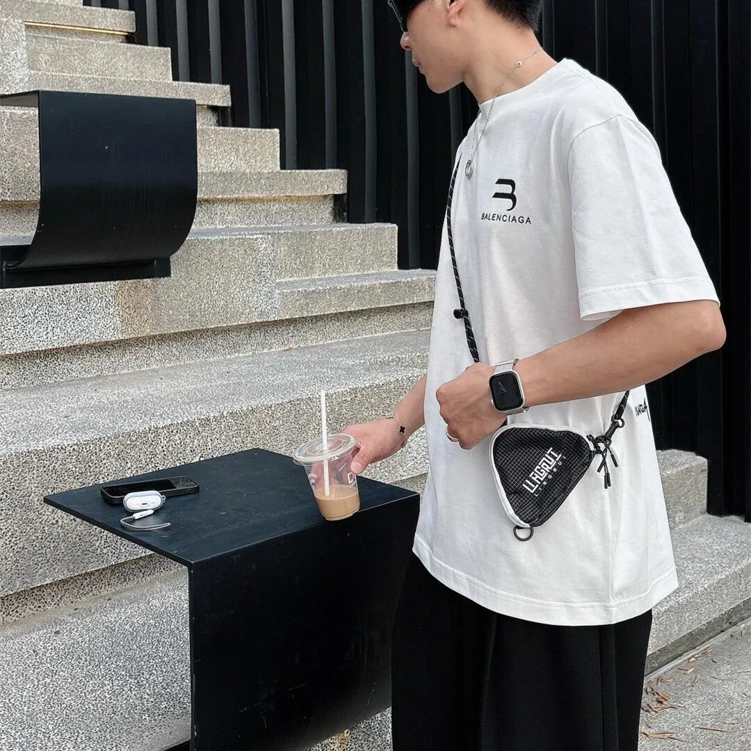 『S-4XL』クリーンな印象 スポーティーなアクセント トレンド感抜群 ヴィンテージ風プリント Tシャツ