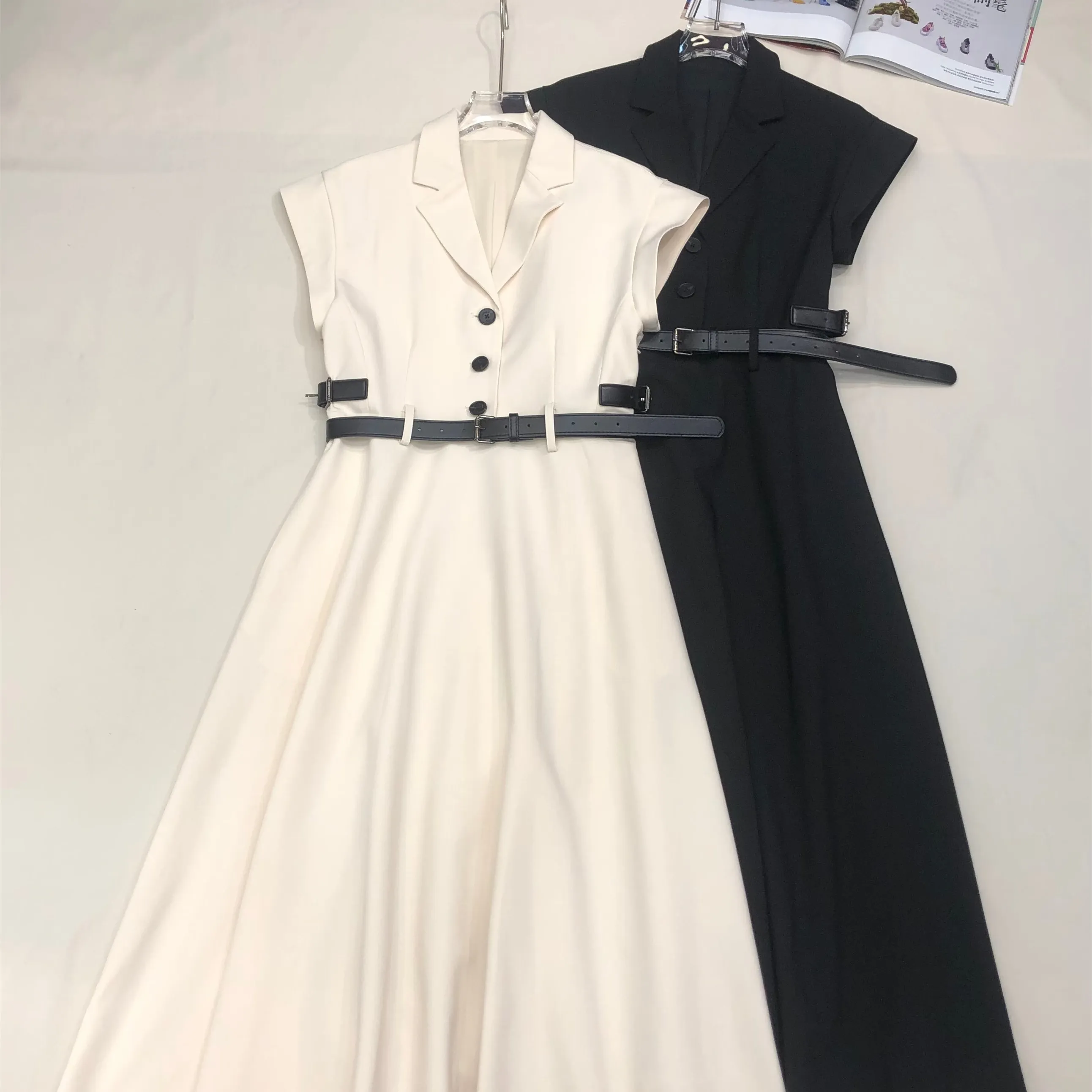 『S-L』新作 高級品質 ベルトバックルデコ ベルト付き フリルスリーブ ワンピース