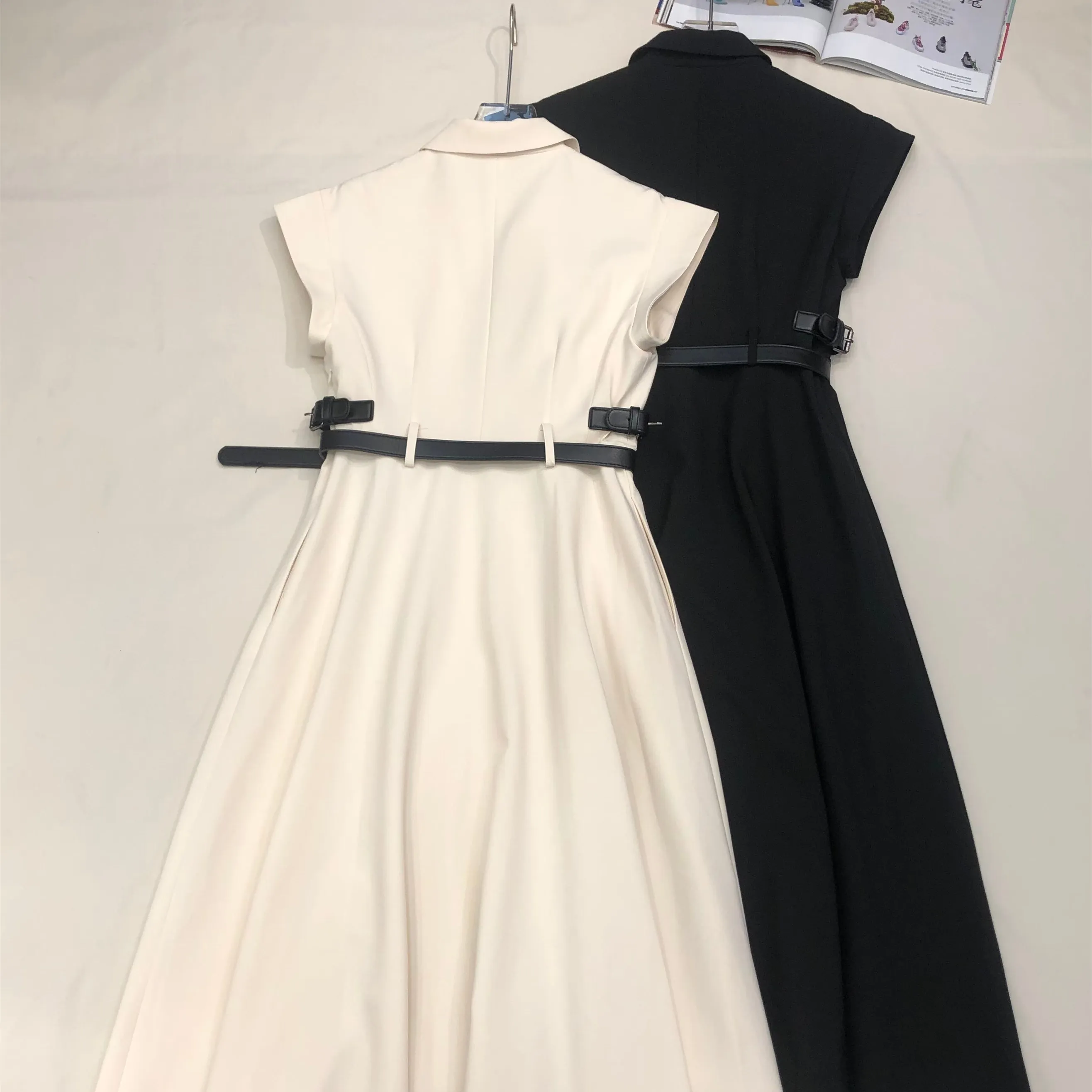 『S-L』新作 高級品質 ベルトバックルデコ ベルト付き フリルスリーブ ワンピース