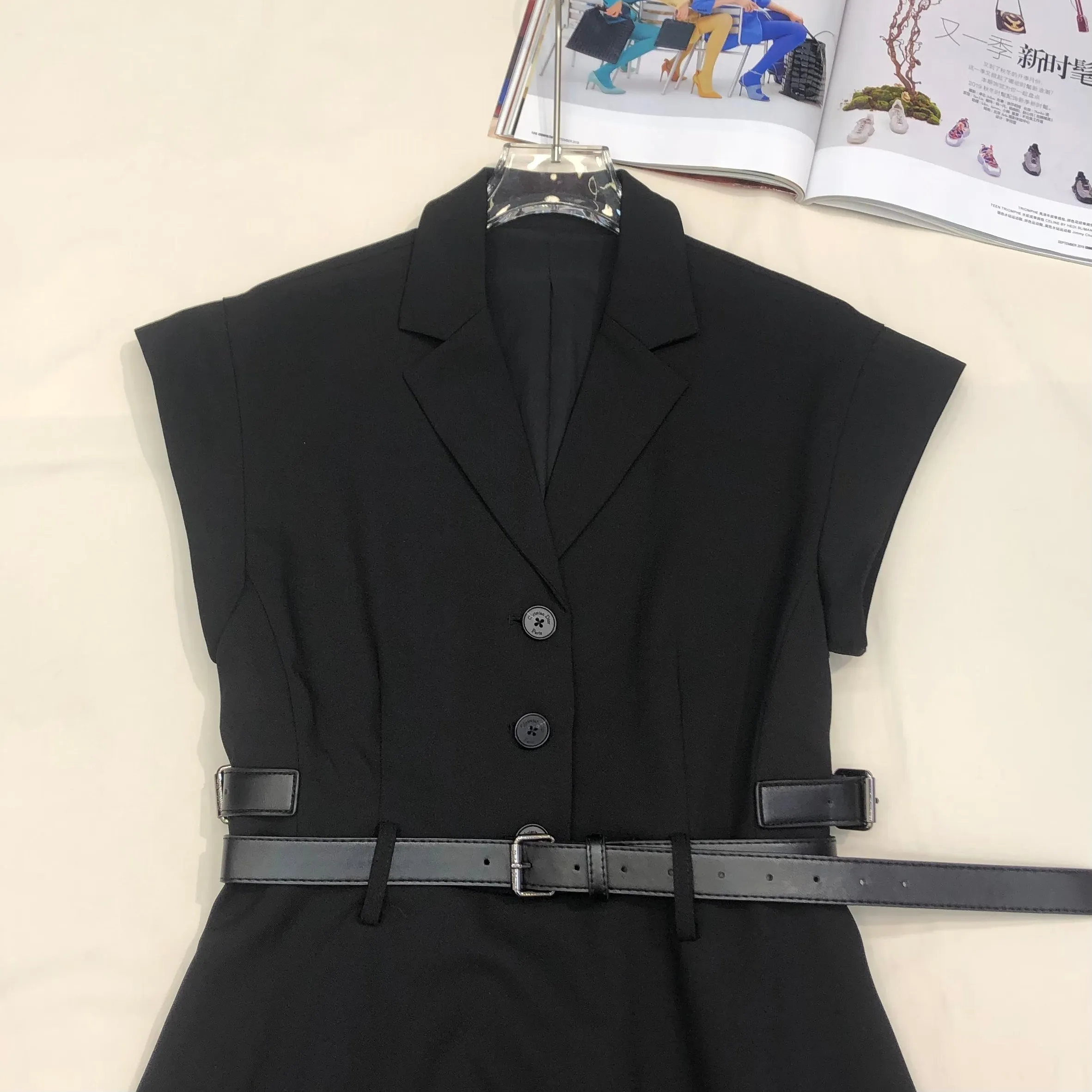 『S-L』新作 高級品質 ベルトバックルデコ ベルト付き フリルスリーブ ワンピース