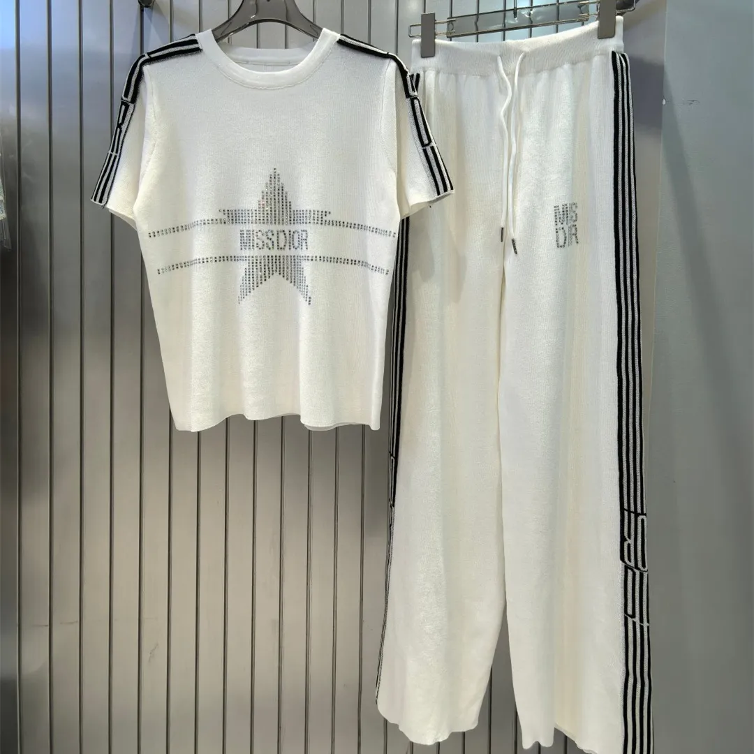 『フリーサイズ』人気急上昇中 オフィスにもぴったり 長時間着ても疲れにくい パンツ Ｔシャツ セットアップ