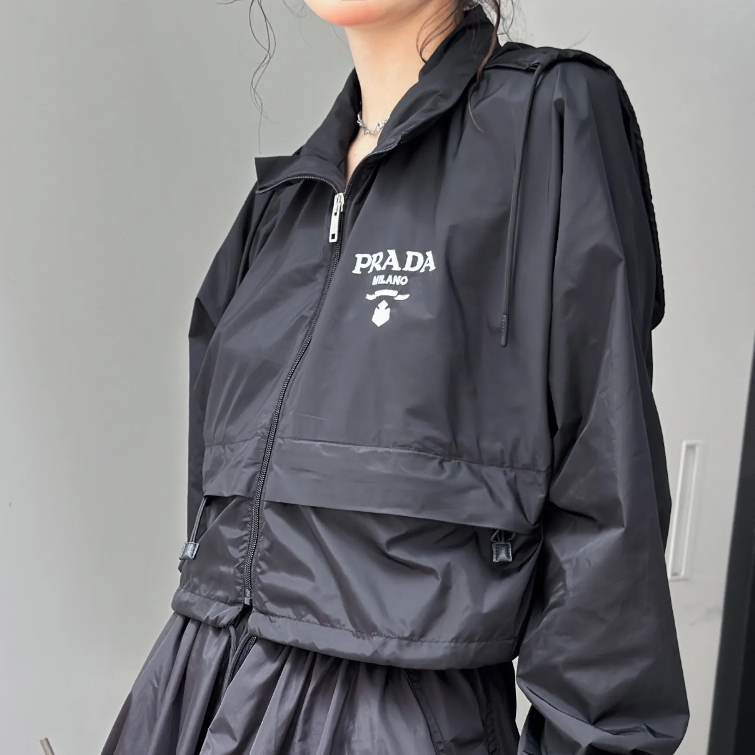 『S-L』速乾繊維生地 柔らか通気 軽量 フード付きデザイン ショートトップ スカート