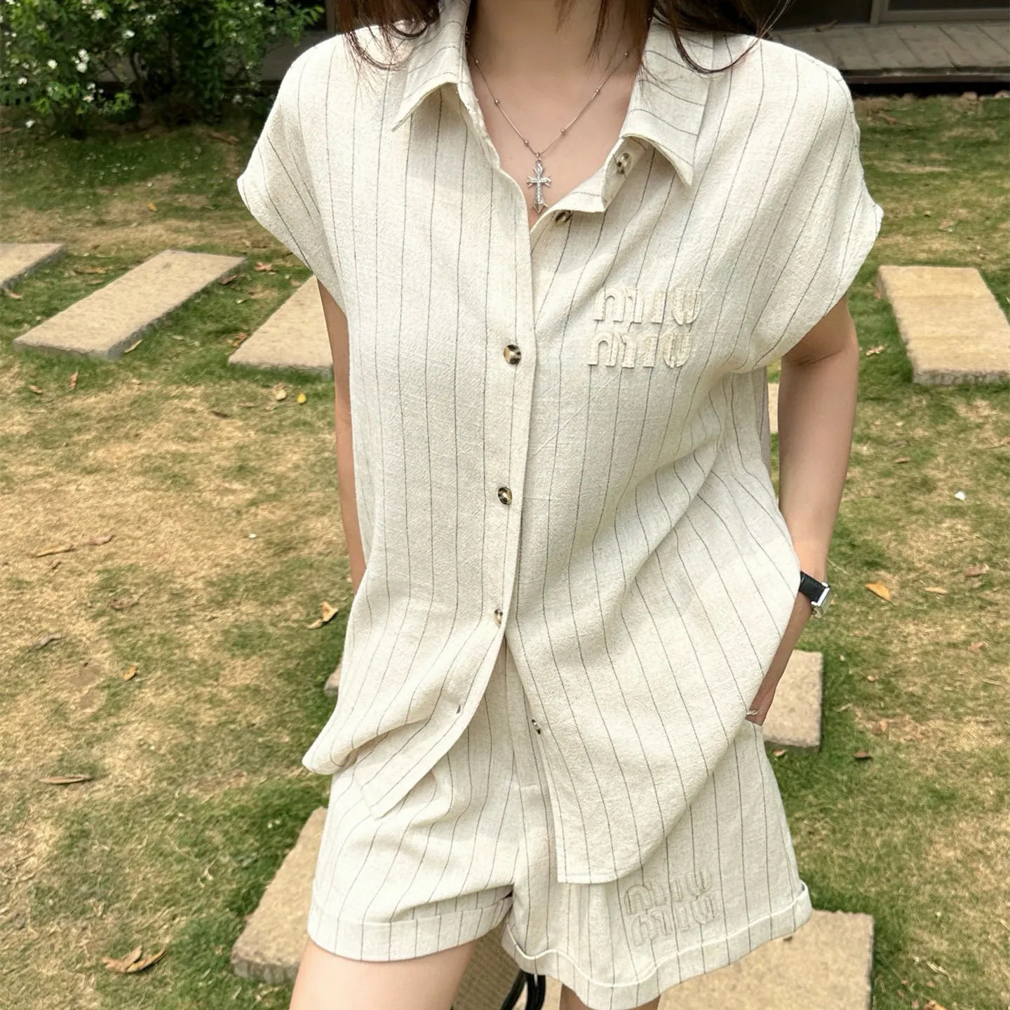 『S-L』春夏新作 ルーズ感 テクスチャー リネン 快適 肌なじみ ノースリーブトップ ショーツ セットアップ