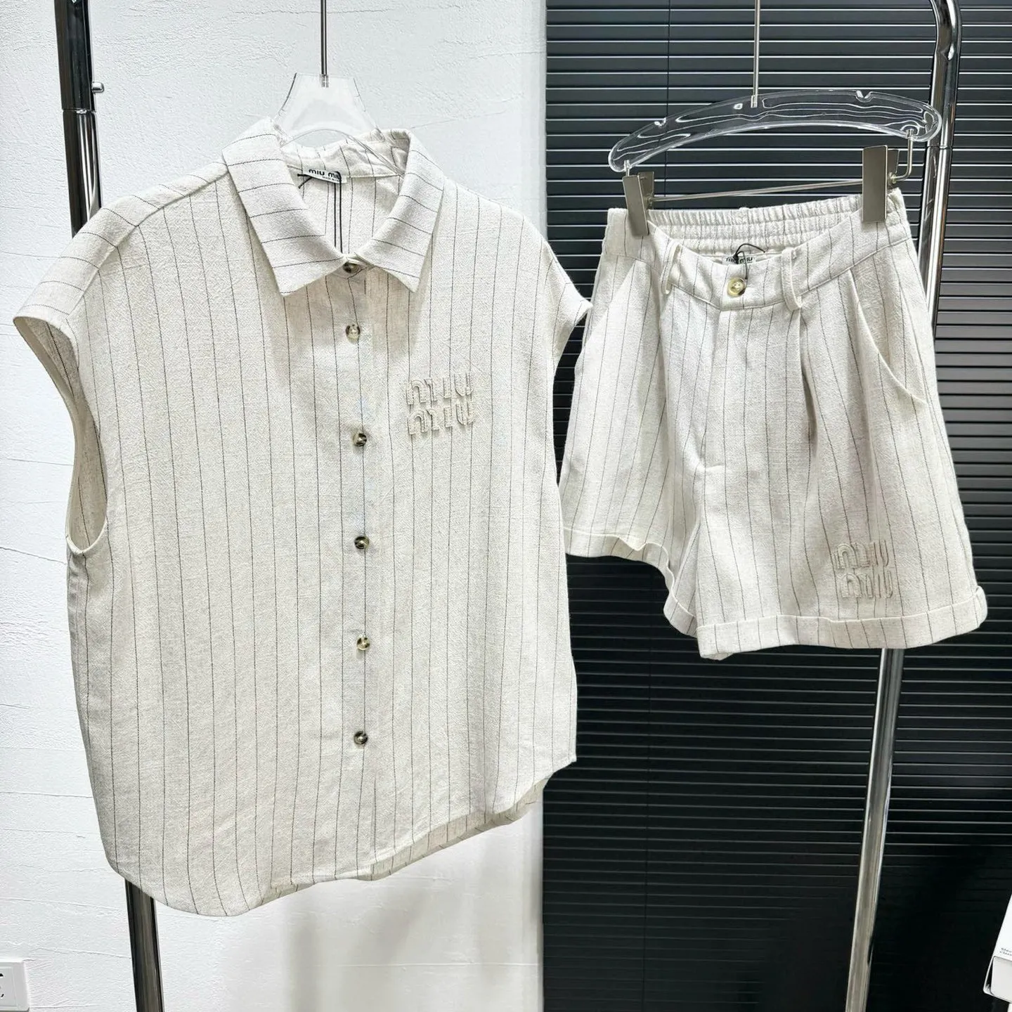 『S-L』春夏新作 ルーズ感 テクスチャー リネン 快適 肌なじみ ノースリーブトップ ショーツ セットアップ