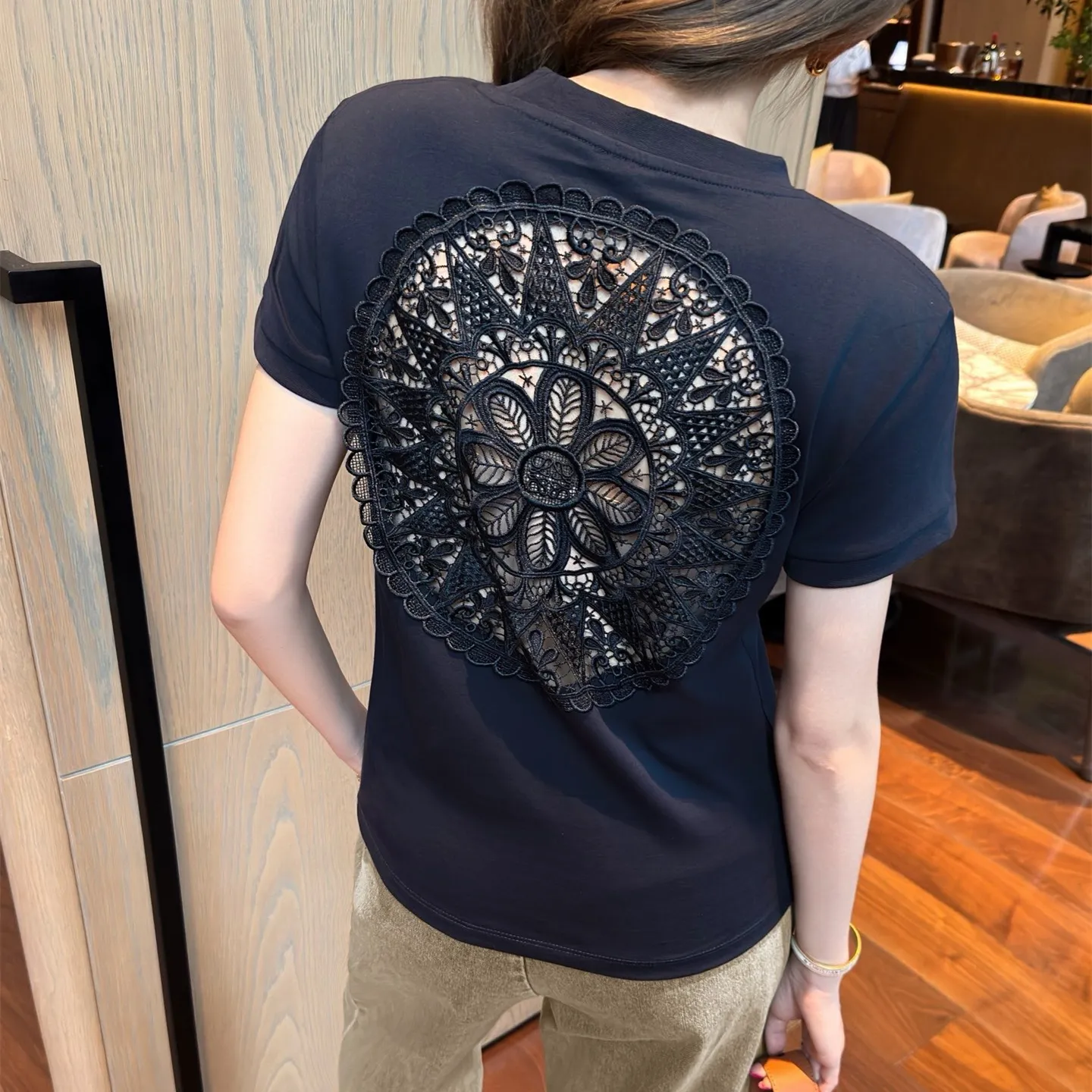 『S-L』綿100% 高級感 快適 リラックス カットアウト 刺繍 フラワーロゴ 半袖Tシャツ ルーズ セットアップ