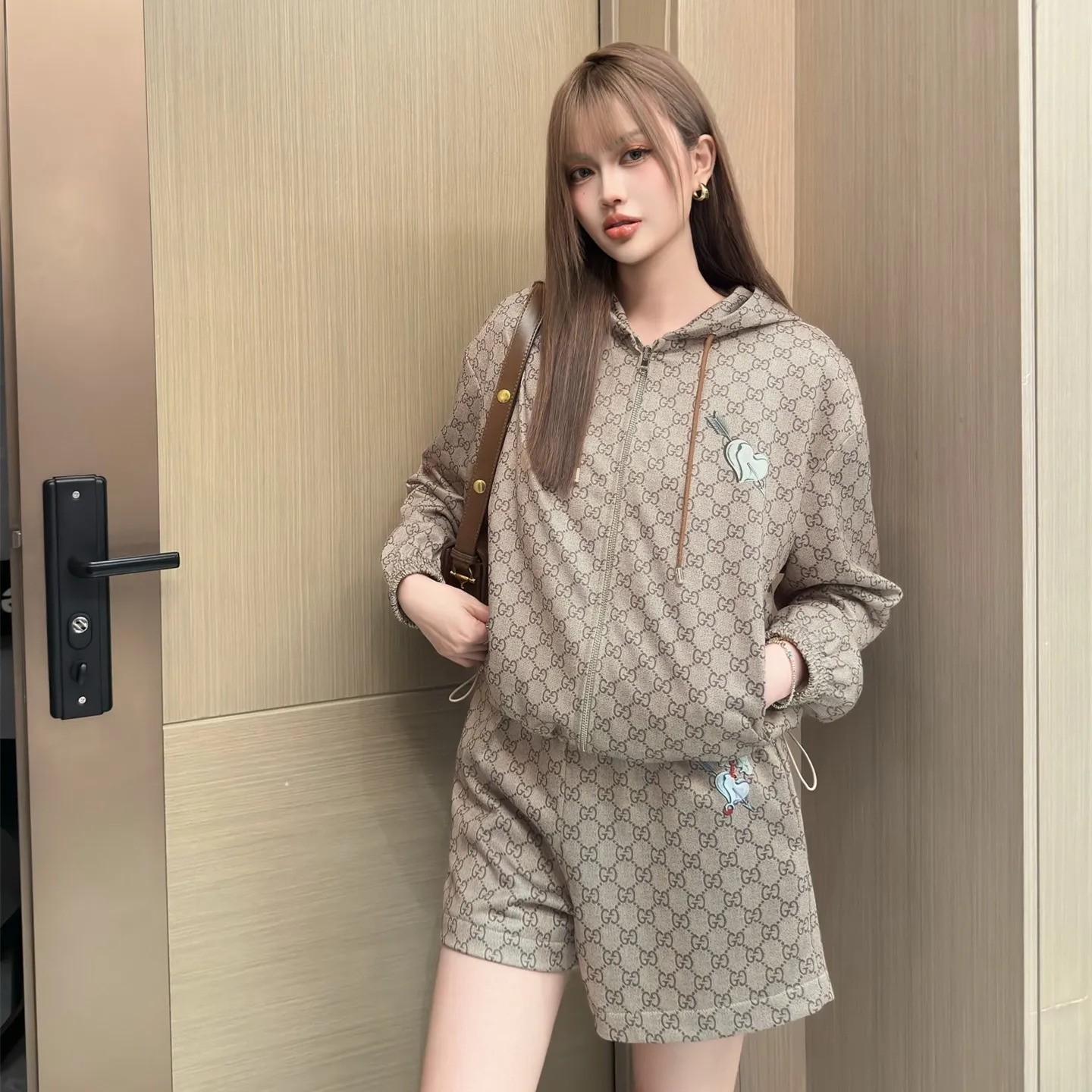 『S-L』爆売れ中 プレミアム素材使用 洗練されたデザイン リッチな仕上がり ショートパンツ アウター セットアップ