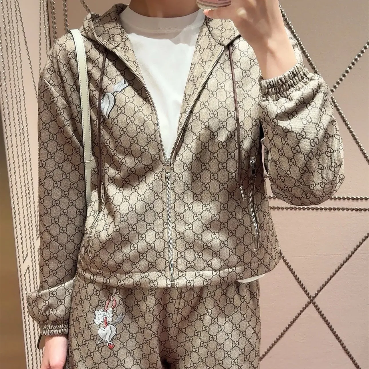 『S-L』爆売れ中 プレミアム素材使用 洗練されたデザイン リッチな仕上がり ショートパンツ アウター セットアップ