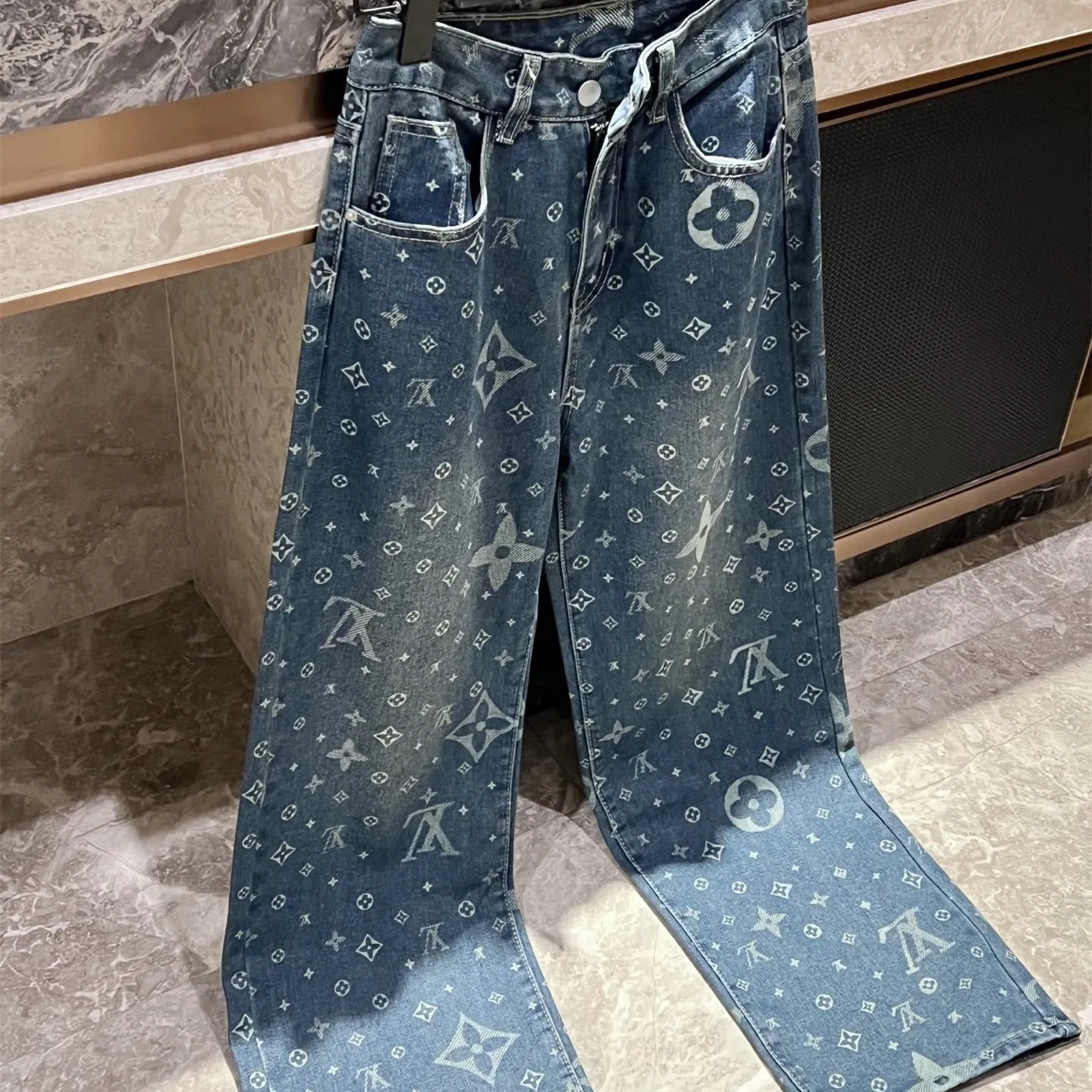 『S-L』夏 ストレッチ 高腰 通気性 シルエット調整 脚長効果 スターリング モノグラム デニムパンツ