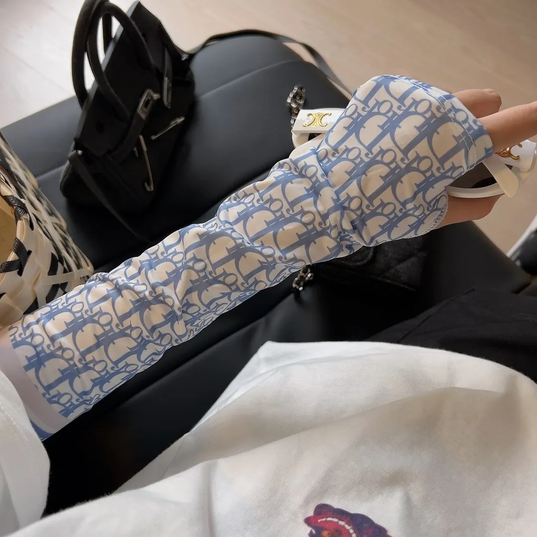 ひんやり 超長60cm 可愛い 柔らかい UVカット 高伸縮 レタリング アームカバー
