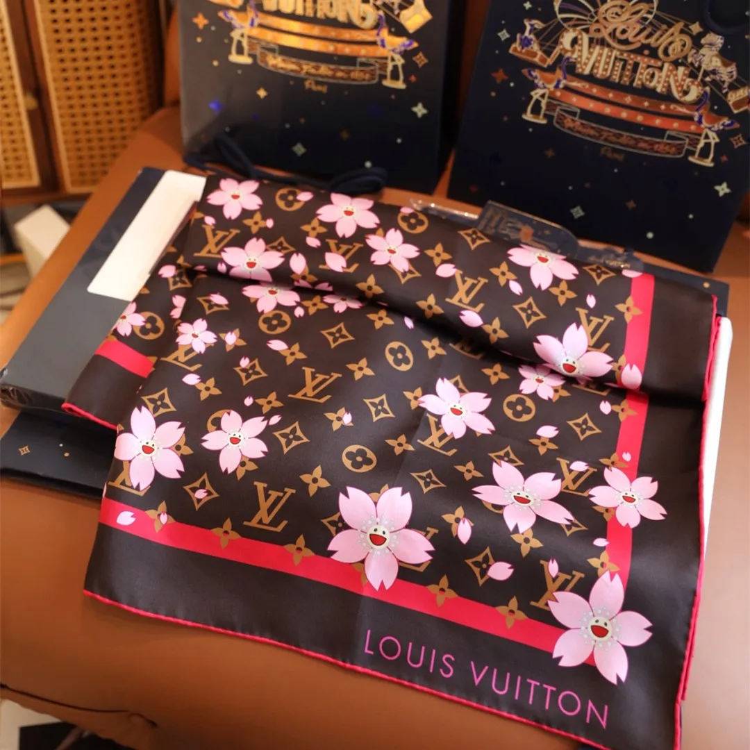 ロゴレター コインプリント  光沢 軽量 高級感 90x90cm 100%ツイルシルク おしゃれ カメリア スカーフ