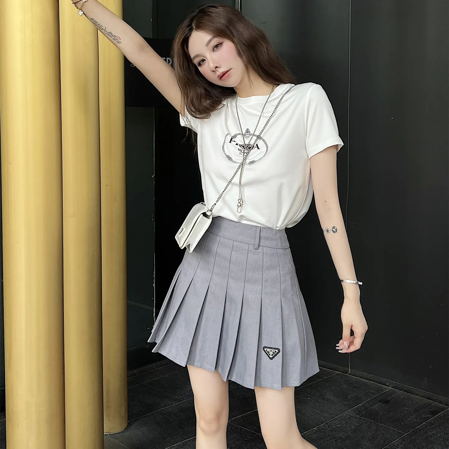 『S-L』SNSで話題沸騰 コーディネートの主役 体型カバー シンプル Ｔシャツ スカート セットアップ