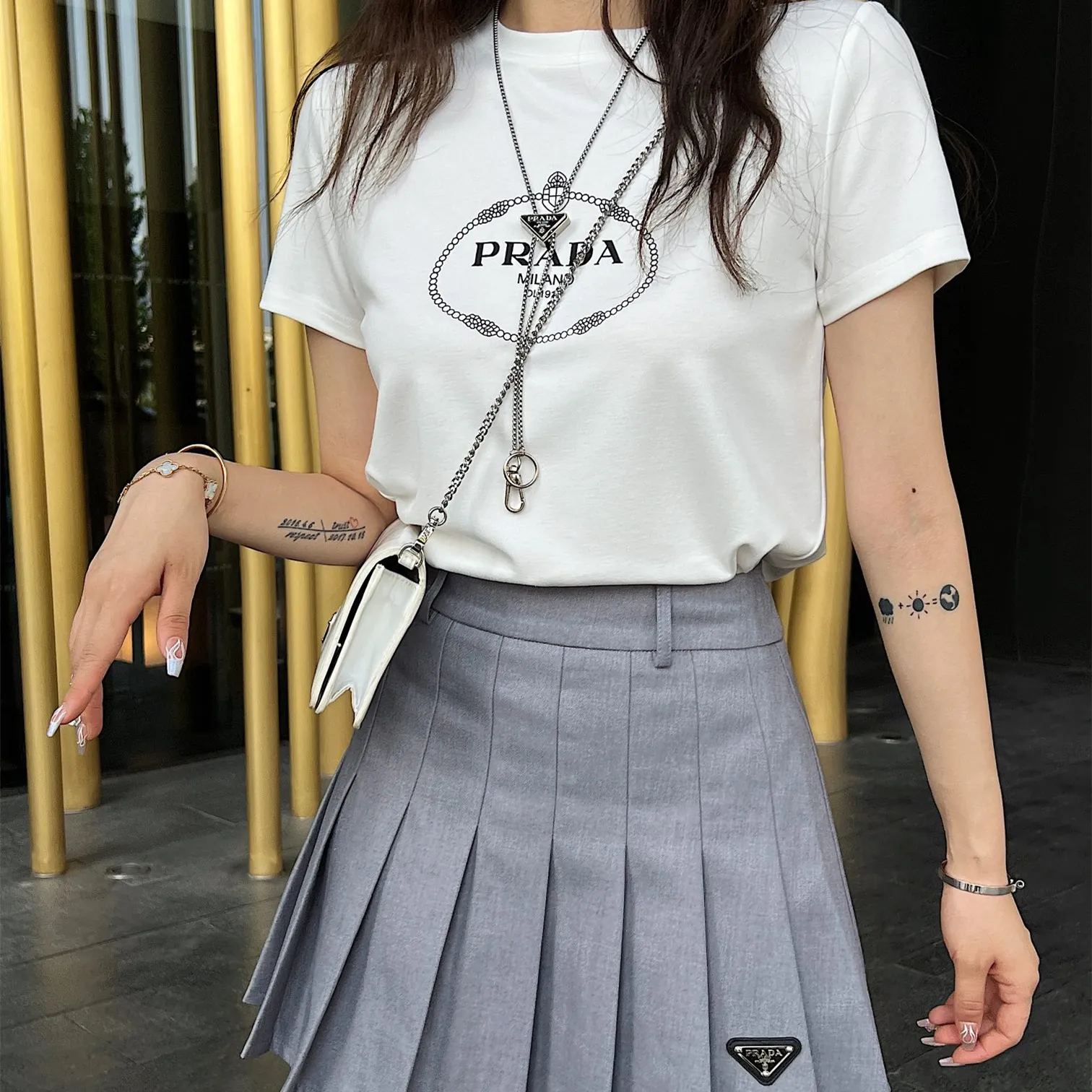 『S-L』SNSで話題沸騰 コーディネートの主役 体型カバー シンプル Ｔシャツ スカート セットアップ