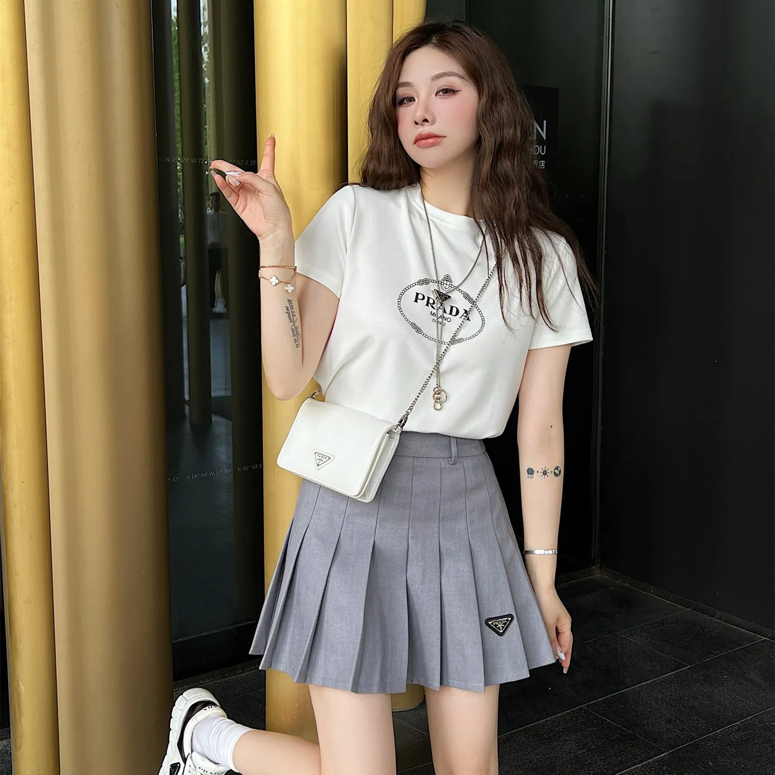 『S-L』SNSで話題沸騰 コーディネートの主役 体型カバー シンプル Ｔシャツ スカート セットアップ
