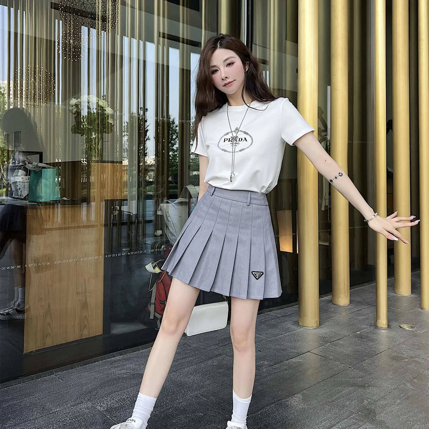 『S-L』SNSで話題沸騰 コーディネートの主役 体型カバー シンプル Ｔシャツ スカート セットアップ