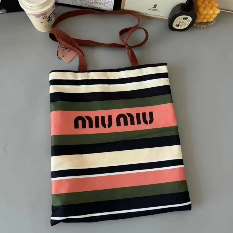 超人気商品 高品質 シック通勤に便利なサイズ たっぷり収納 カッコイイ配色 ショルダーバッグ