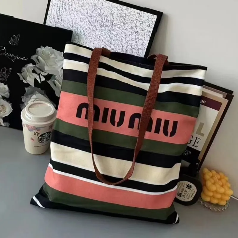 超人気商品 高品質 シック通勤に便利なサイズ たっぷり収納 カッコイイ配色 ショルダーバッグ