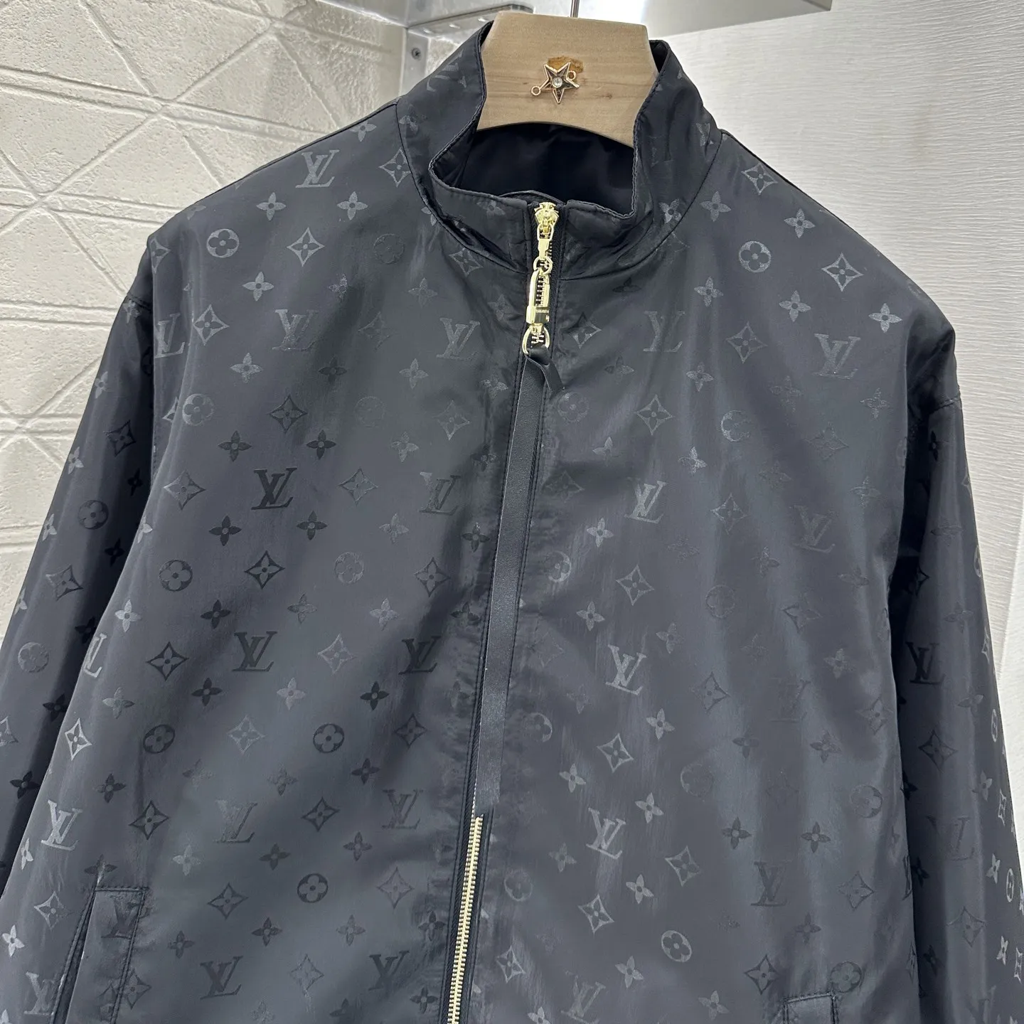 『S-L』軽量 柔軟 通気快適 UVカット スタンドカラー ドローストリング ファスナー アウター