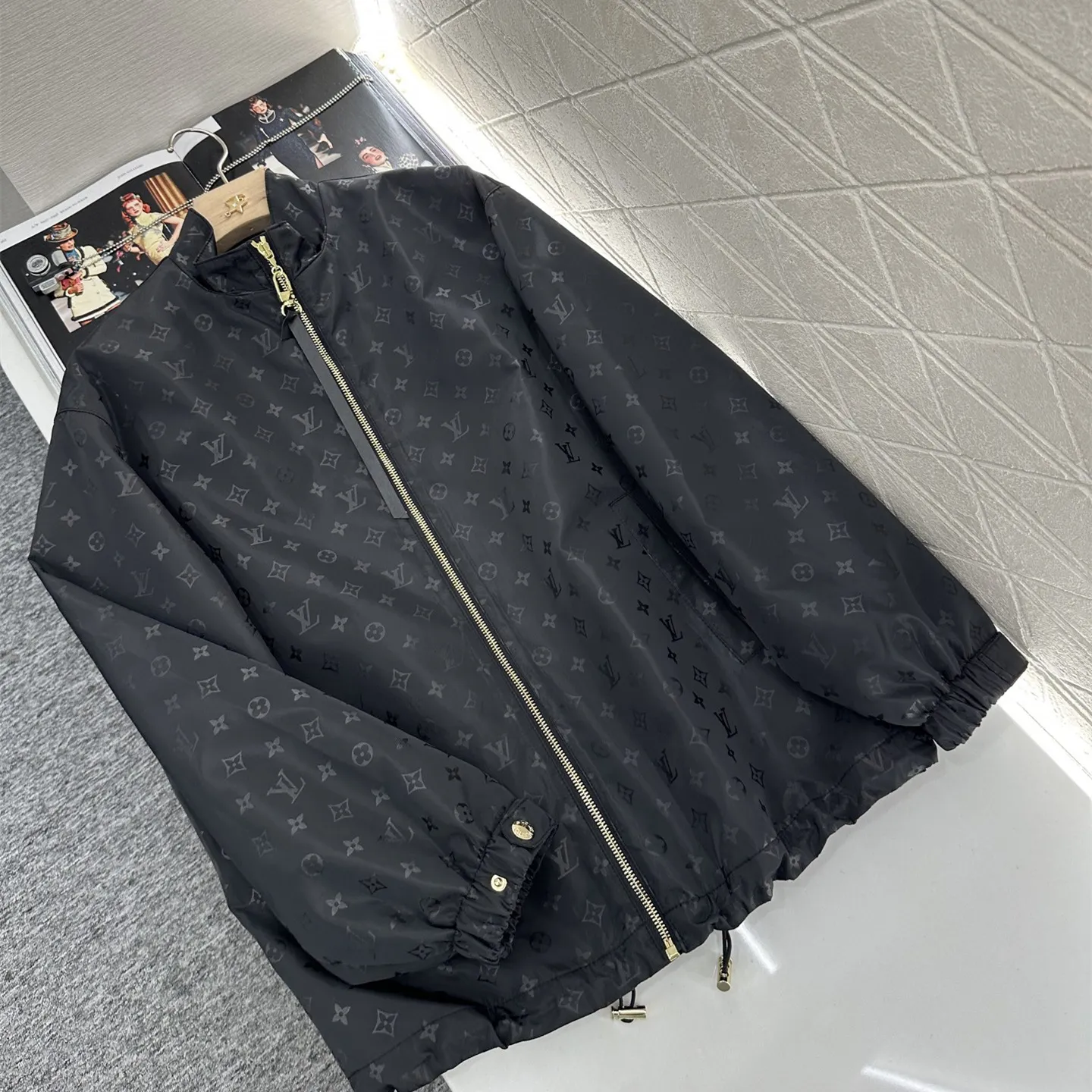 『S-L』軽量 柔軟 通気快適 UVカット スタンドカラー ドローストリング ファスナー アウター