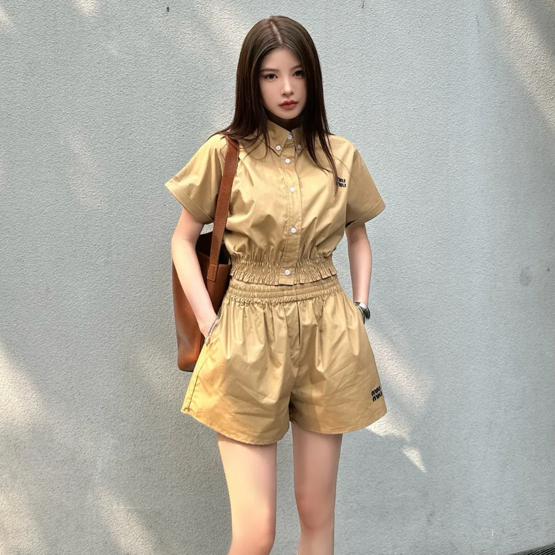『S-L』人気爆発中 大人気  カジュアル  トレンド 無地 アルファベット 折り襟 Ｔシャツ＋ショートパンツ セットアップ