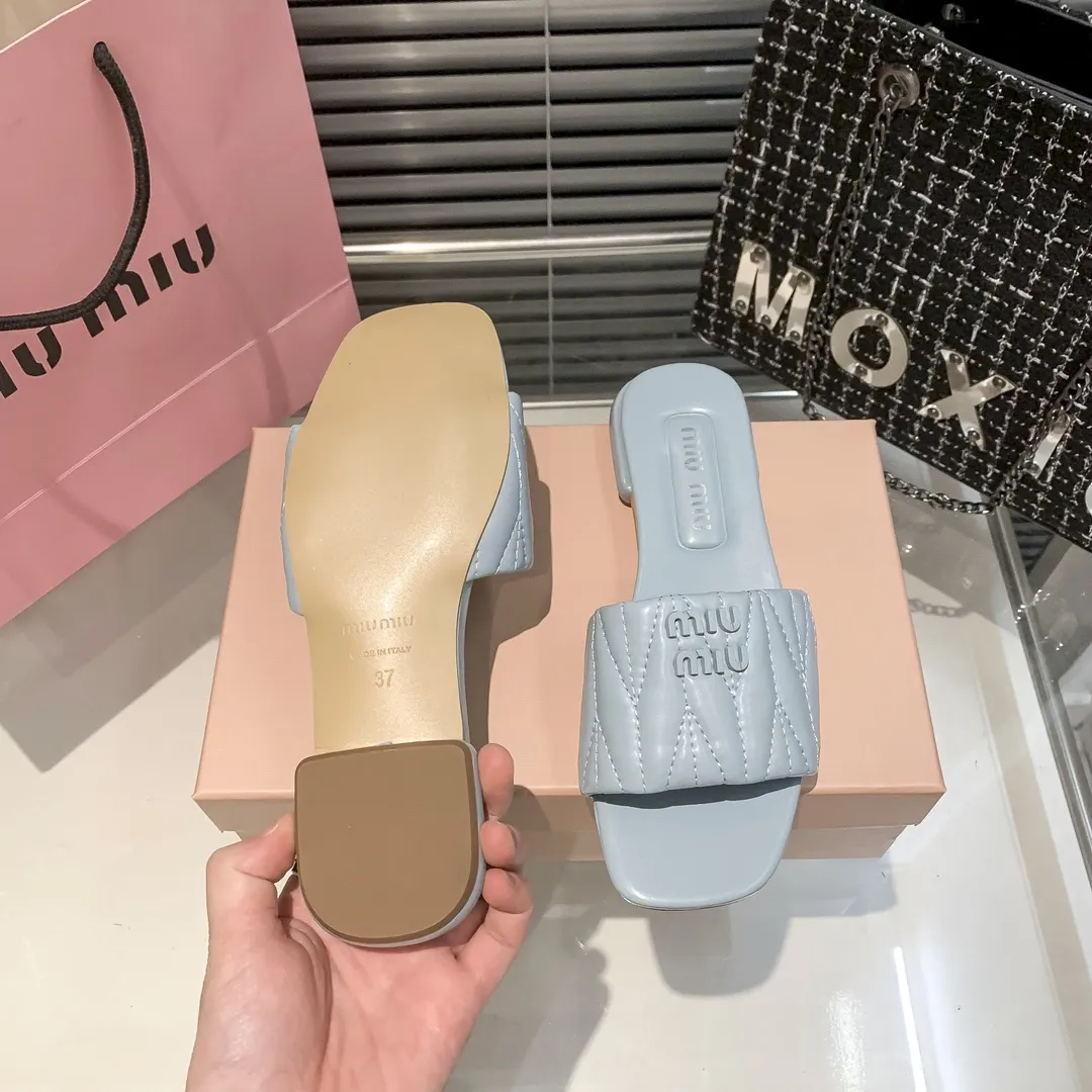 『35-41』クラシックな多用途ファッション シンプルなレディーススリッパ