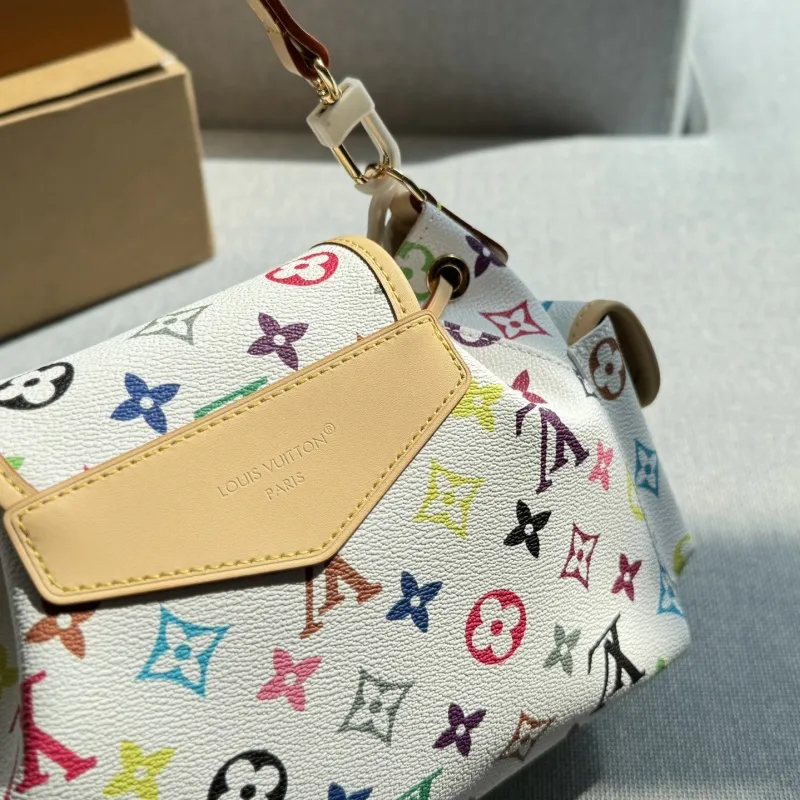 超人気 女子マスト 大注目 軽量革新 ショルダーバッグ