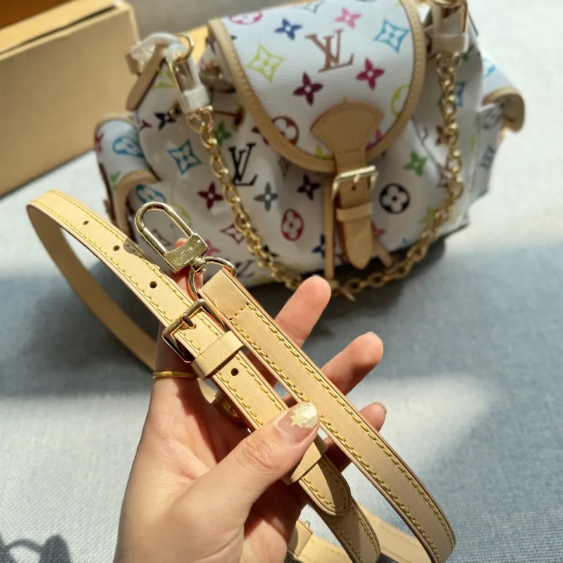 超人気 女子マスト 大注目 軽量革新 ショルダーバッグ