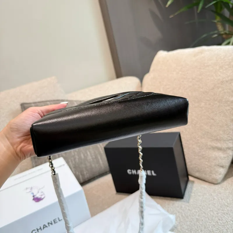 人気上昇中 絶対流行 上品 トレンド 羊革 マグネット ショルダーバッグ