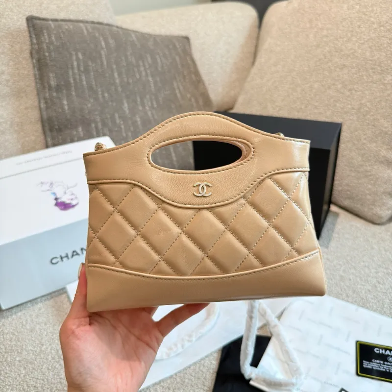 人気上昇中 絶対流行 上品 トレンド 羊革 マグネット ショルダーバッグ