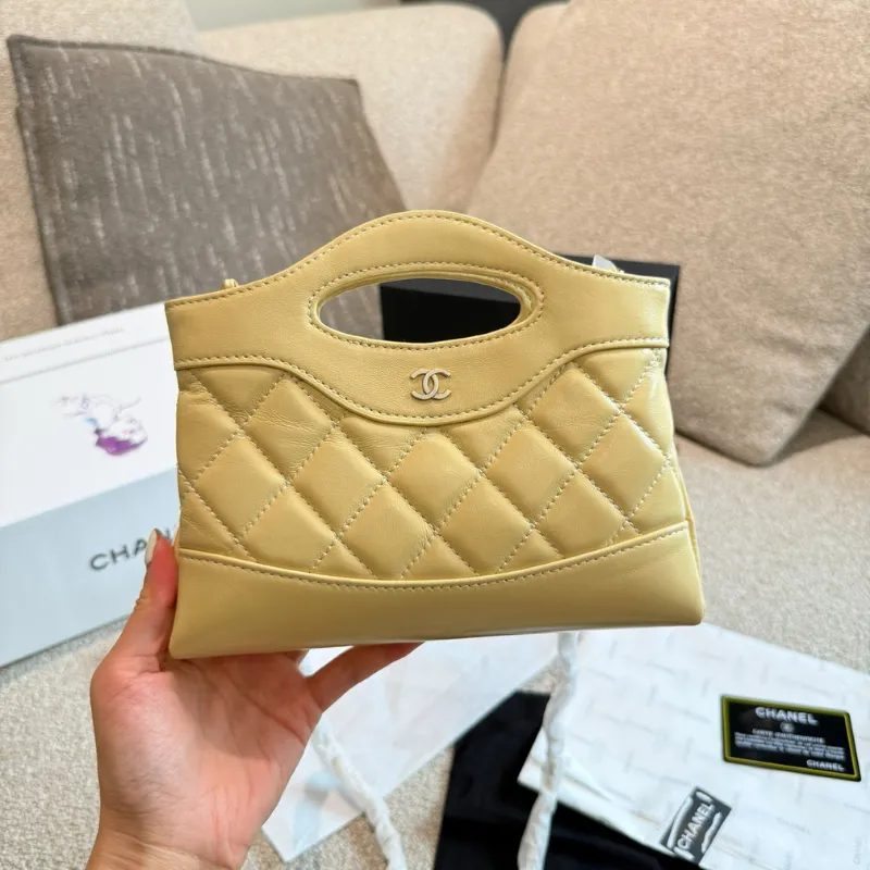 人気上昇中 絶対流行 上品 トレンド 羊革 マグネット ショルダーバッグ