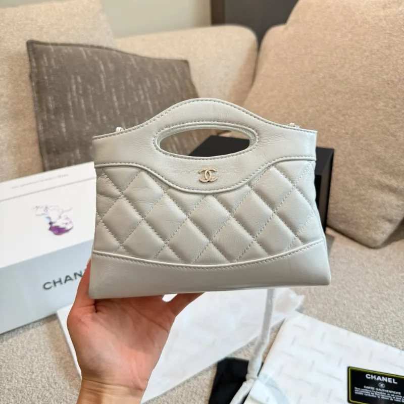 人気上昇中 絶対流行 上品 トレンド 羊革 マグネット ショルダーバッグ