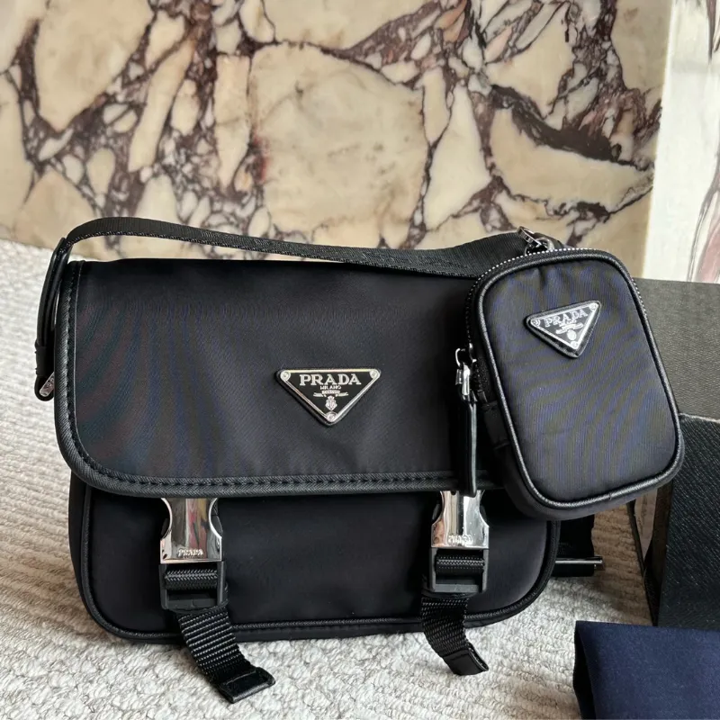超人気商品 高級感 ヴィンテージ T字型バックル メンズ ショルダーバッグ