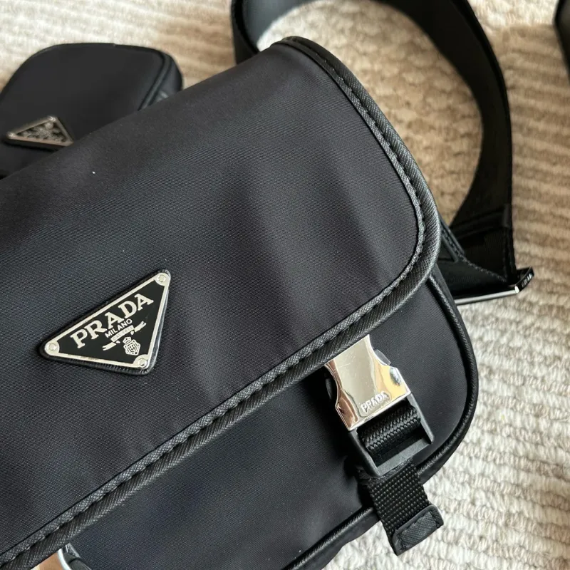 超人気商品 高級感 ヴィンテージ T字型バックル メンズ ショルダーバッグ