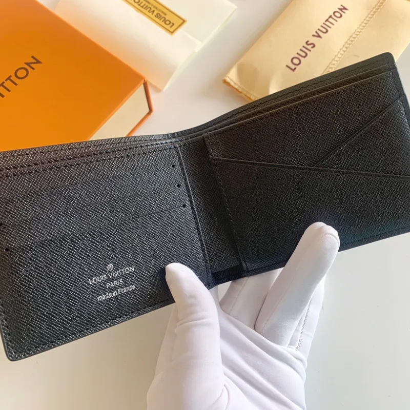 超人気商品 カードポケット豊富＆大容量 整理整頓しやすい 軽量 財布