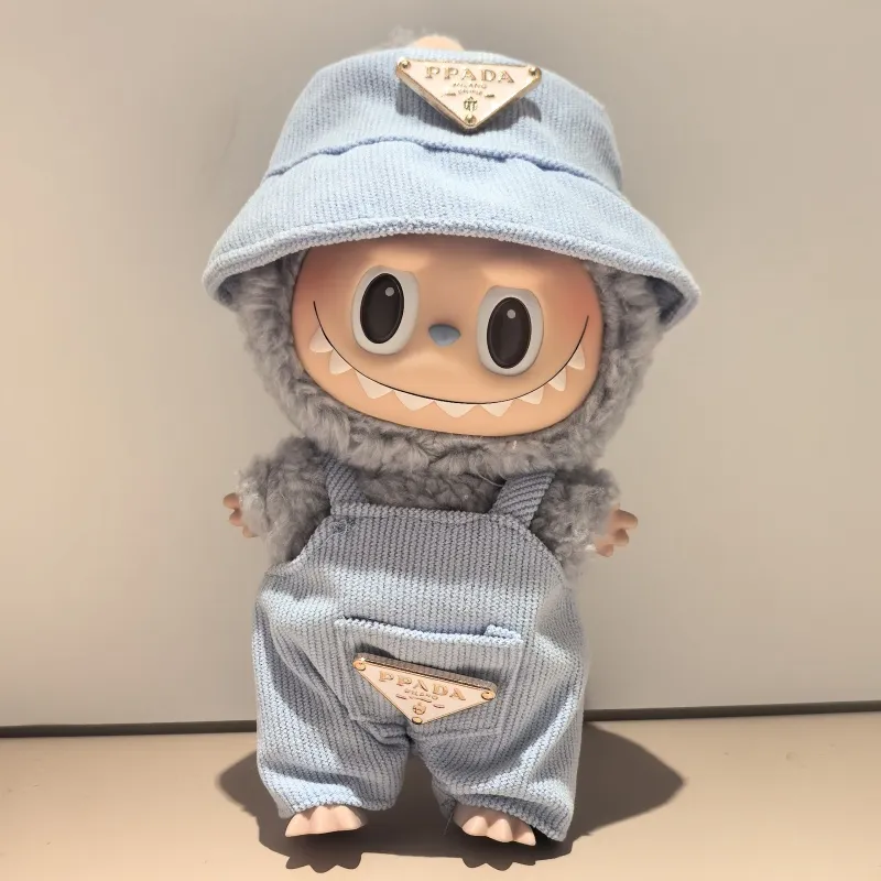目立つ 質感のいい おしゃれ キュート 4点セット labubuぬいぐるみペンダント 服